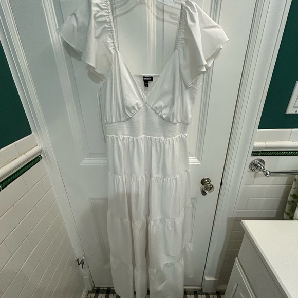White flutter sleeve maxi-NEW W/OUT TAGS-Make me an offer - Picture 4 of 5